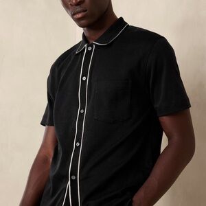 Men’s Medium luxury touch banana republic polo shirt s/s. New w/out tags